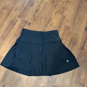Lulu lemon Athletic skirt size 4